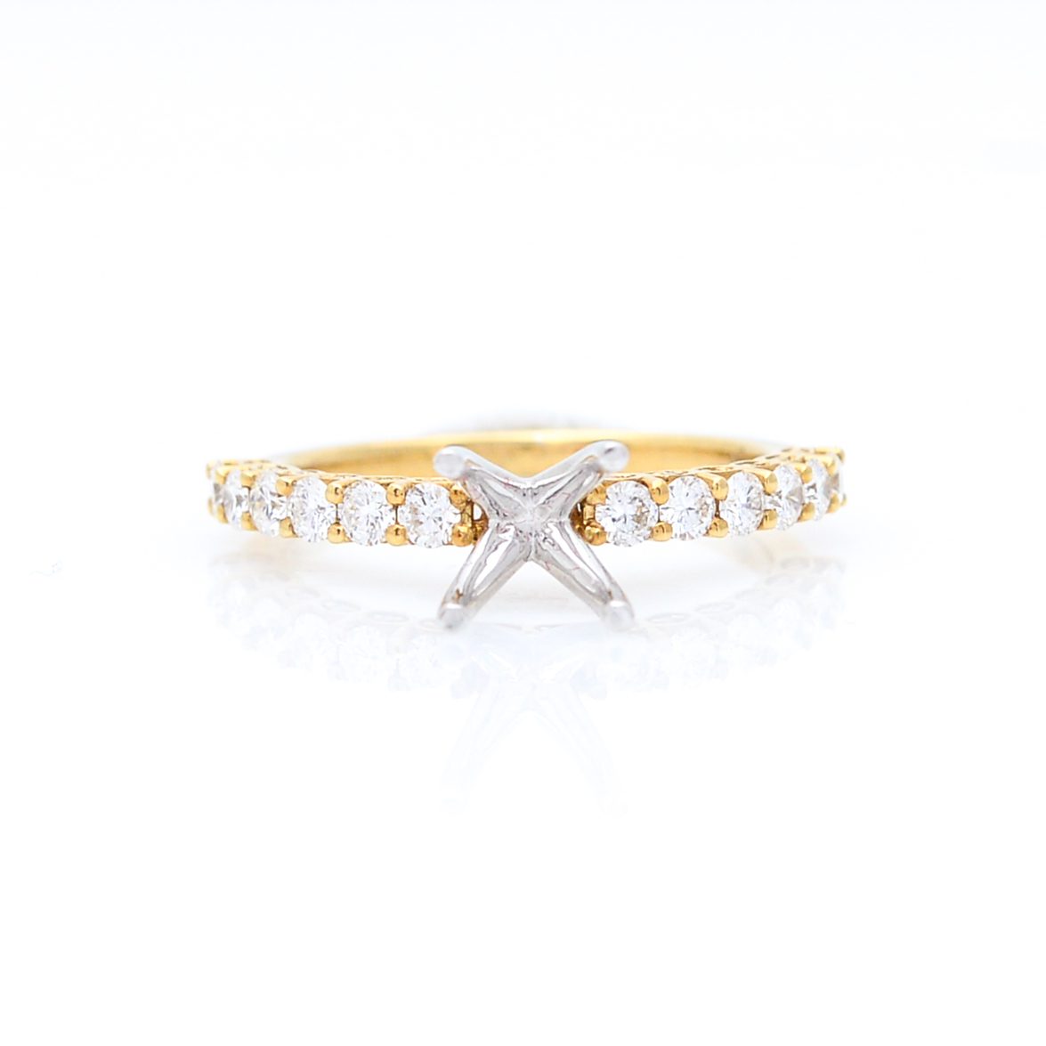 18kt Shared-Prong Engagement Ring